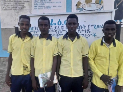 12 &eacute;tudiants poursuivent leurs &eacute;tudes s&eacute;condaires
